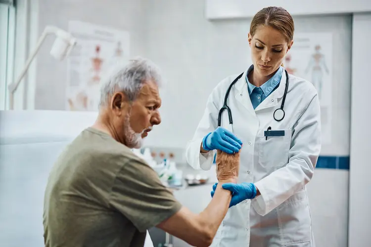 photo of orthopedist