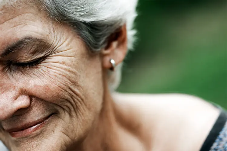 photo of woman with wrinkles in her face