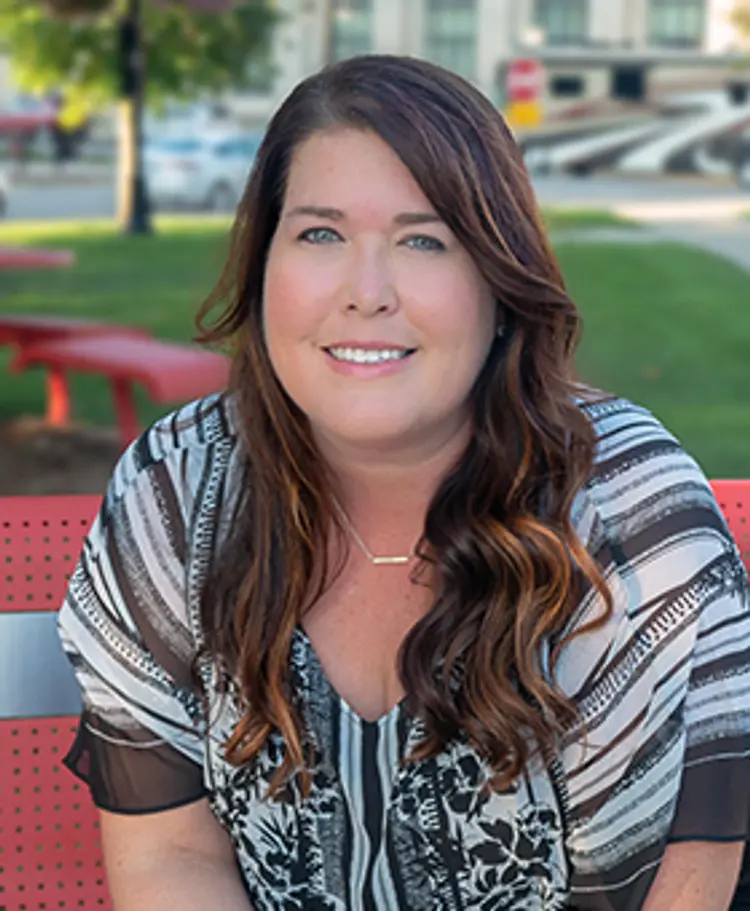 photo of Lindsey Fuller