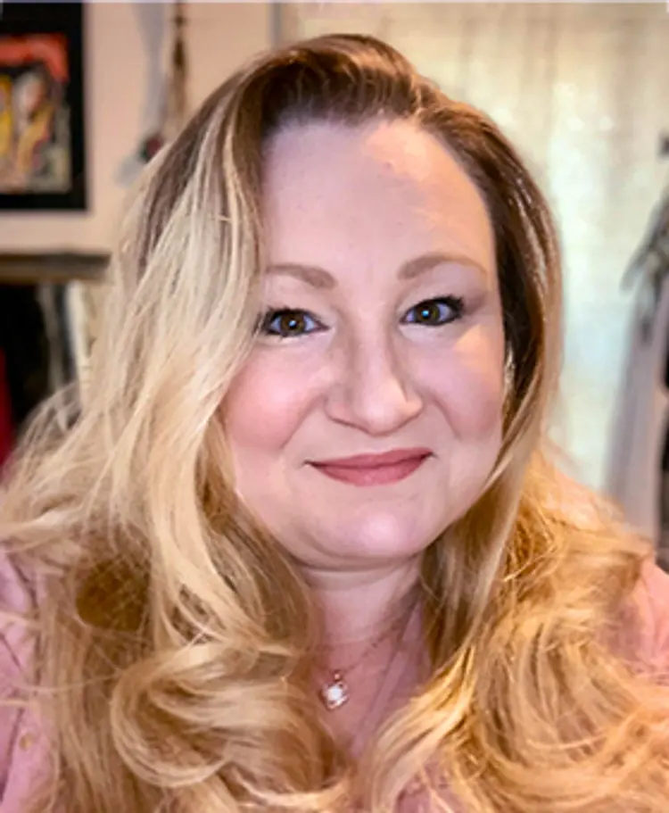 Photo of Rachel Lewis