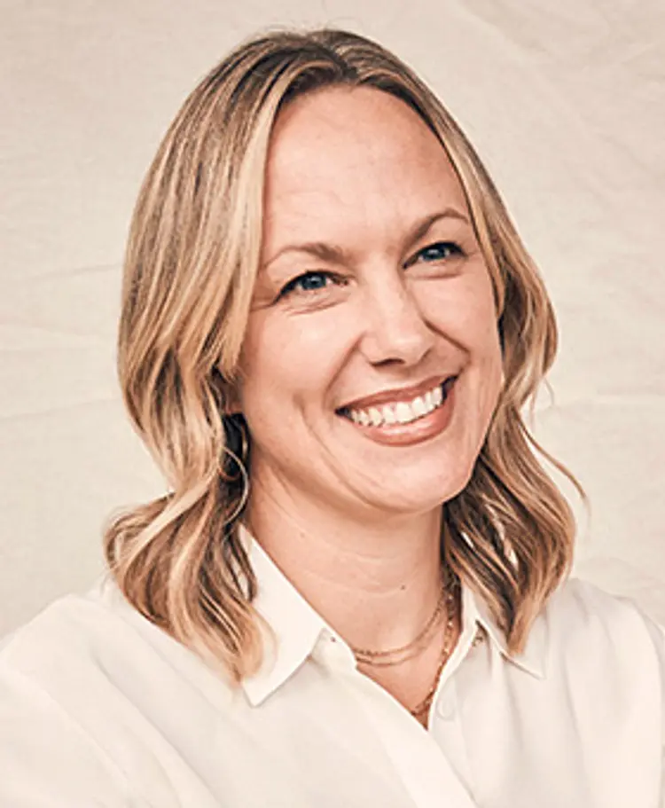 photo of Alicia Graham headshot