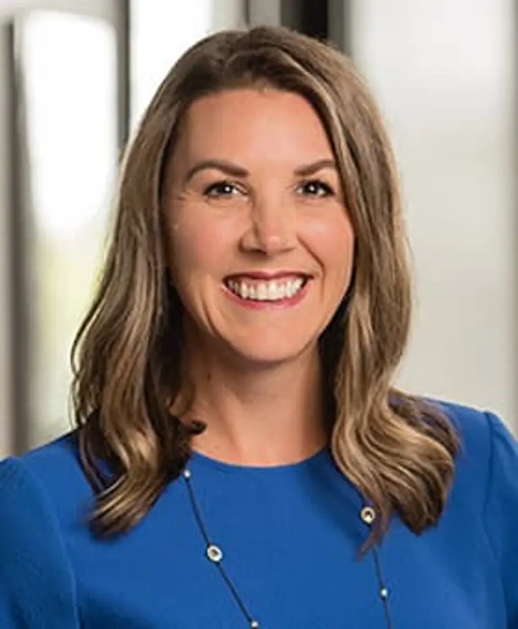 photo of lisa henderson