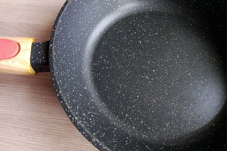 Nonstick Coatings on Cookware