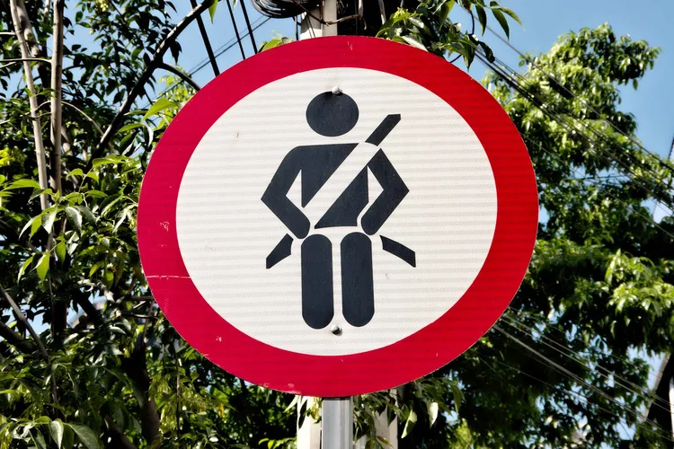 photo of seatbelt sign