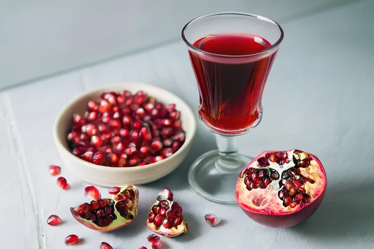 photo of pomegranate juice