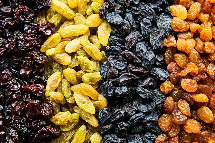 photo of variety of raisins