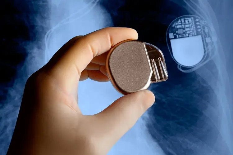 pacemaker next to xray