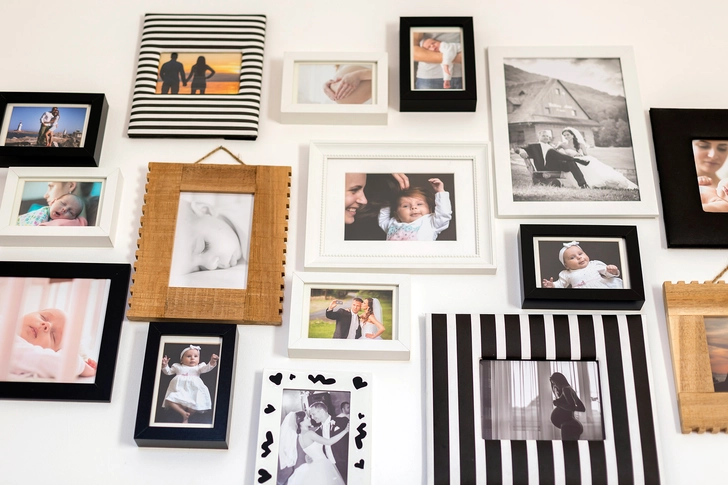 Display Family Pictures Display Family Pictures