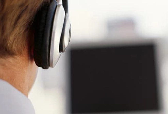 Tune Out Distractions at Work Tune Out Distractions at Work