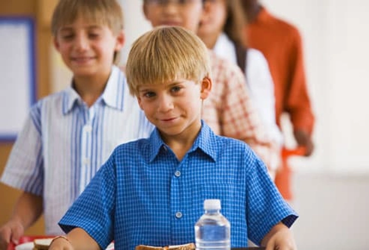 Should You Bag Cafeteria Lunches? Should You Bag Cafeteria Lunches?