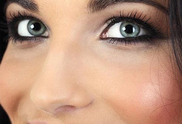 Ojos más brillantes Ojos más brillantes