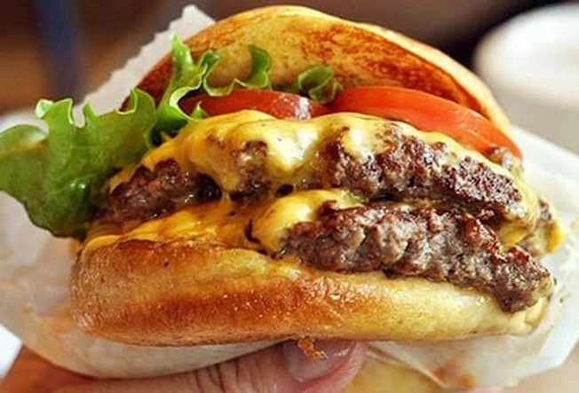 Citi Field: Cheeseburger