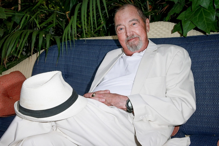 Gregory Itzin