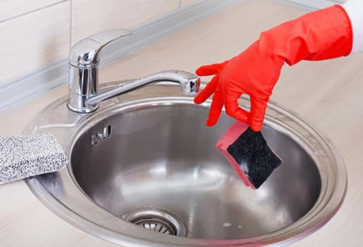 Microwave Your Sponge -- or Throw It Out