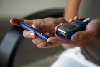 No revisas tu nivel de azúcar en la sangre
