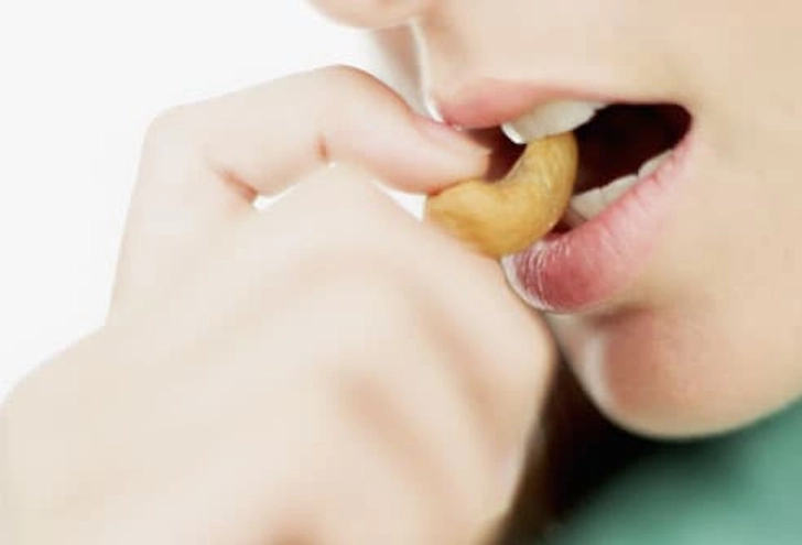 Myth: Nuts Lead to Diverticulitis
