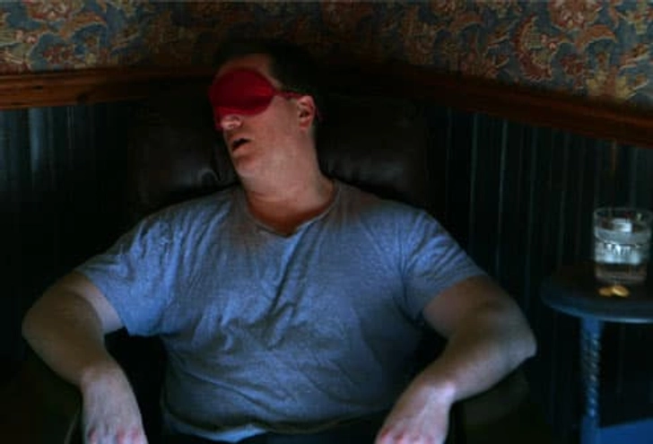Myth: Heartburn? Sleep Sitting Up Myth: Heartburn? Sleep Sitting Up