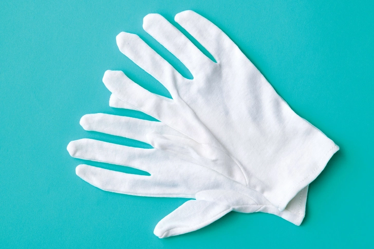 Wear Gloves While You Sleep Wear Gloves While You Sleep