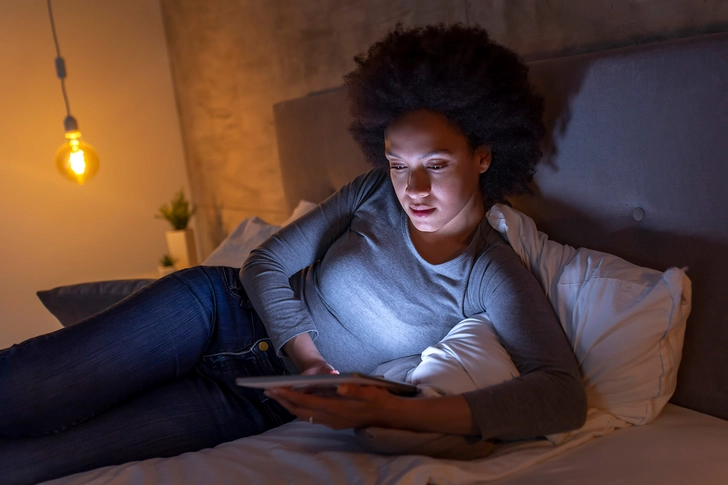 Turn Off Screens Before Bed