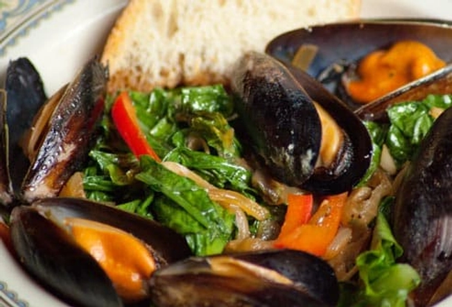Steamed Shellfish With Greens Steamed Shellfish With Greens