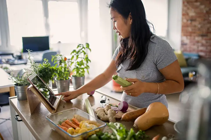Eat, Drink, and Be Healthy Eat, Drink, and Be Healthy