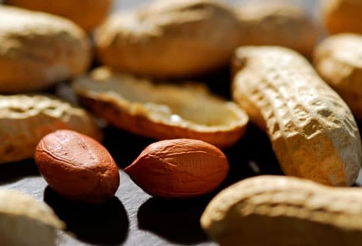 Shelled Peanuts or Pistachios Shelled Peanuts or Pistachios