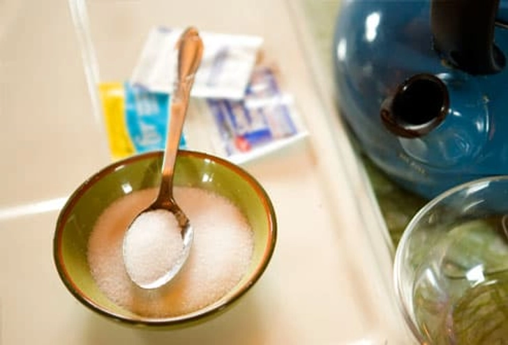 2. Mix the Saline Solution 2. Mix the Saline Solution