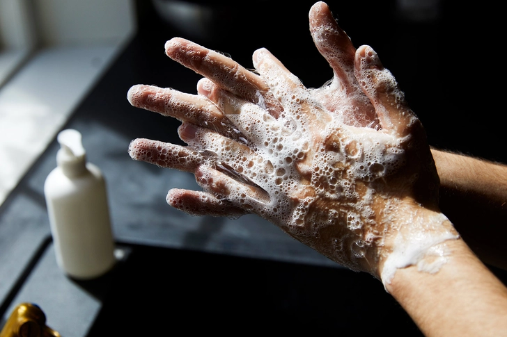The Oil Stays on Your Skin The Oil Stays on Your Skin