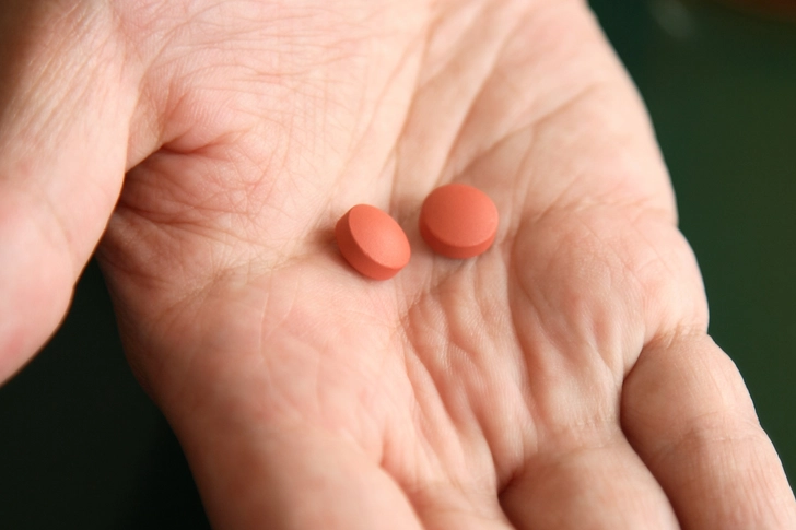 Ibuprofen or Aspirin Ibuprofen or Aspirin