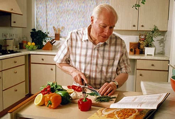 Myth: The Right Diet Cures RA