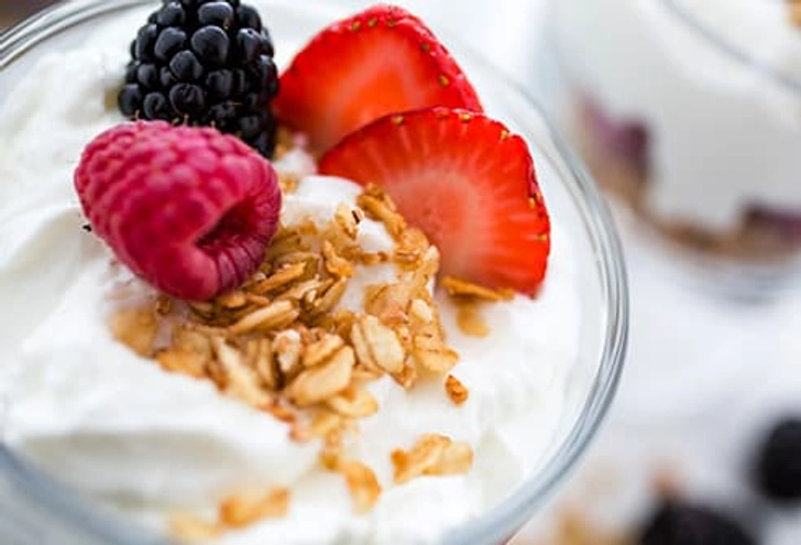 Do: Eat Light and Early Do: Eat Light and Early