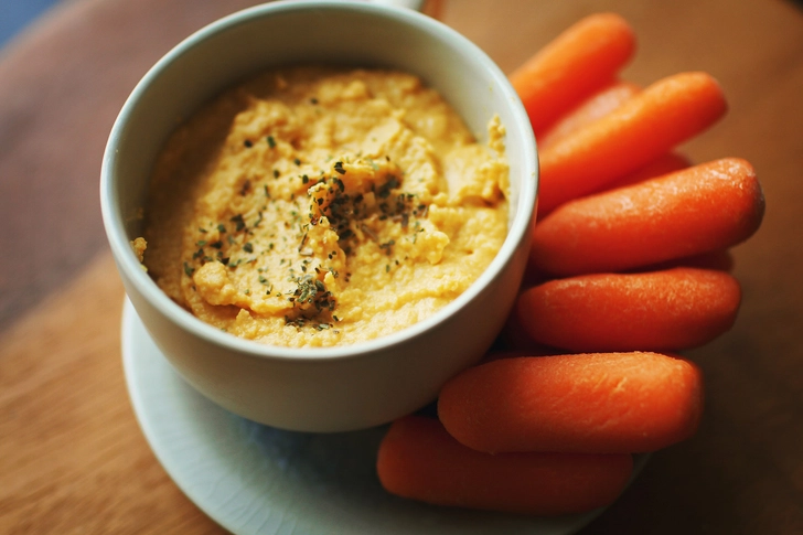 Carrot Sticks With Hummus Carrot Sticks With Hummus