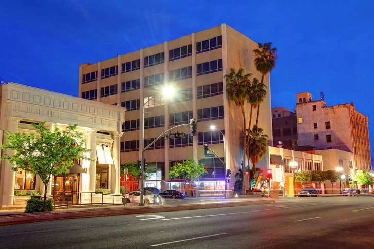Bakersfield, CA, and Year-Round Particle Pollution