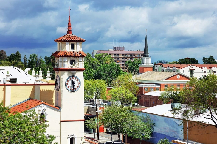 No. 3: Visalia, CA No. 3: Visalia, CA