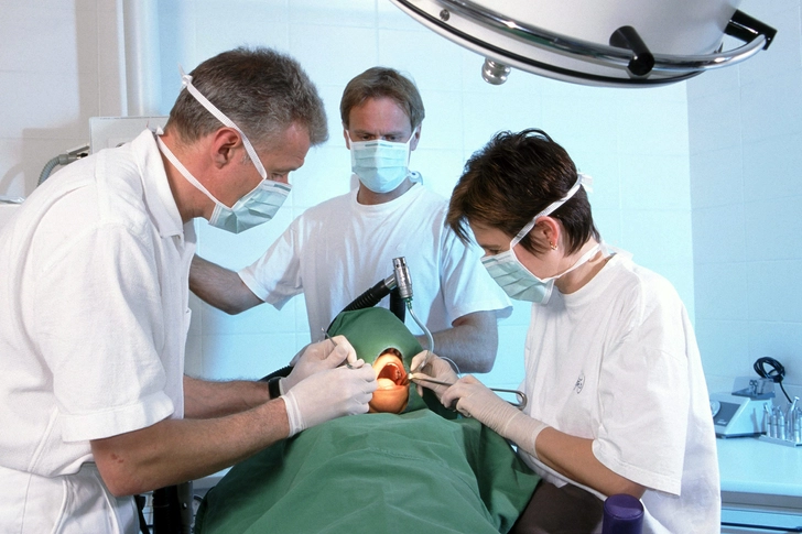 Implants and Dentures: Pros and Cons Implants and Dentures: Pros and Cons
